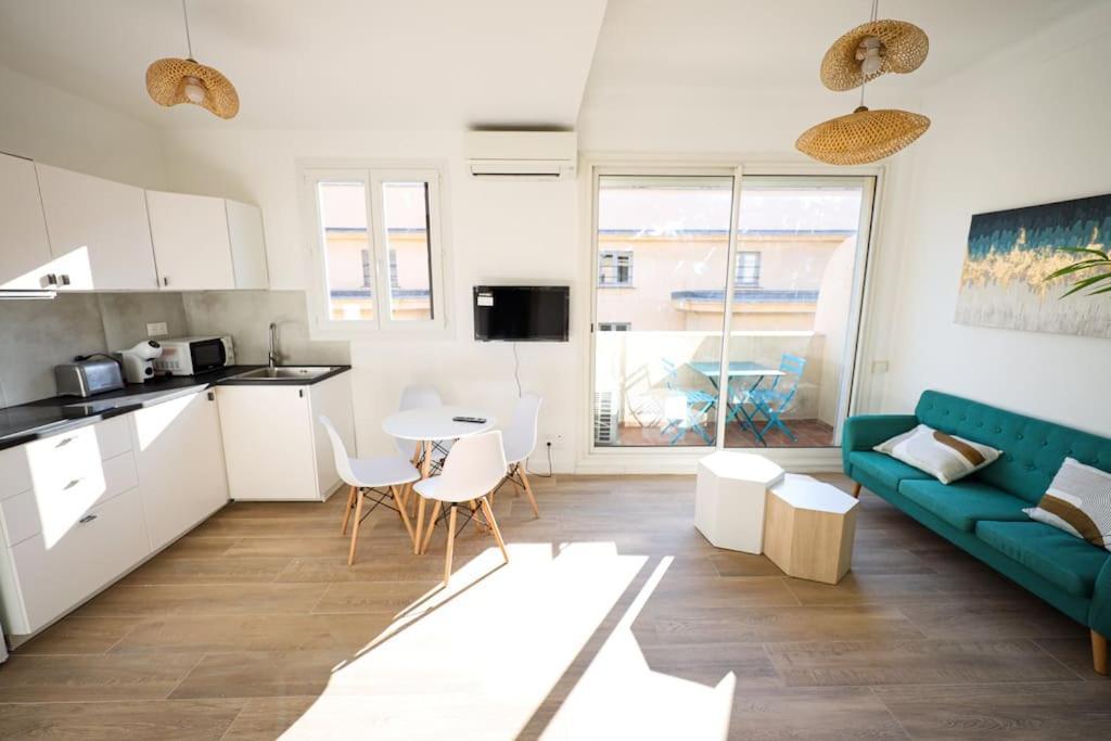Cosy Pied A Terre Rue Corneille, Coeur Marseille, 4 Pers, 2 Ch Appartement Buitenkant foto